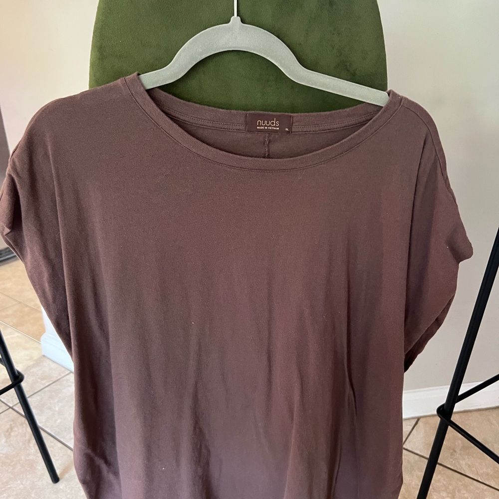 Nuuds  chocolate muscle tee size xl